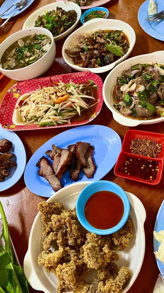 ร้านอาหารน่าน - ลาบเมืองเล็น (Laab Mueang Len)