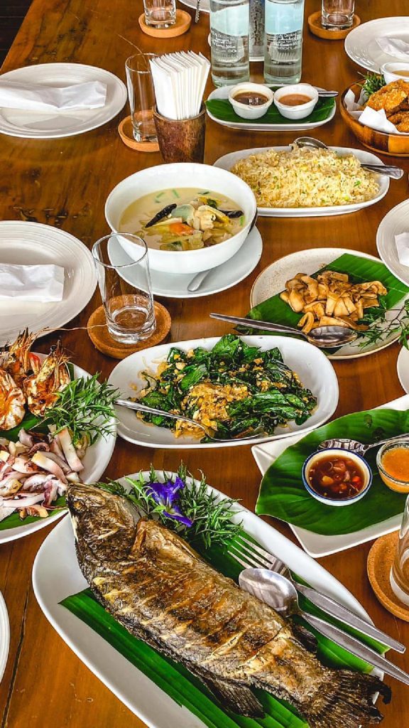 ร้านอาหารกระบี่ - ร้านอาหารเขาทองเทอเรสต์ (Khaothong Terrace Restaurant)
