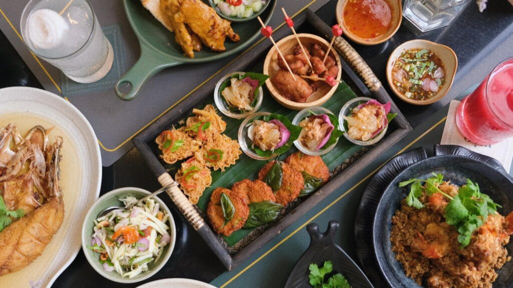 ร้านอาหารกรุงเทพ - อรุณ ไทย คูซีน บาย สีฟ้า (Arun Thai Cuisine By See Fah)