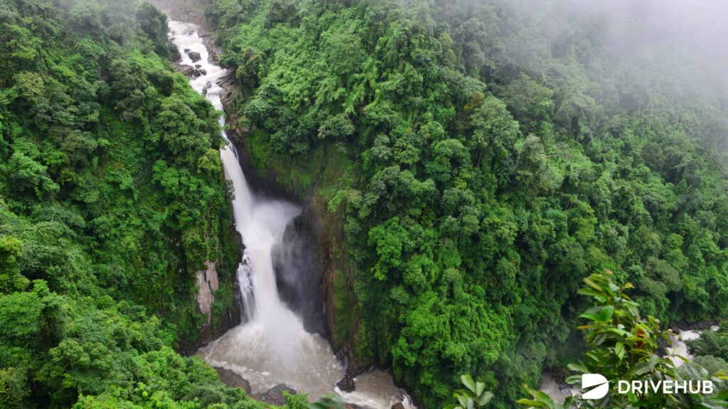 ที่เที่ยวนครนายก - น้ำตกเหวนรก (Haew Narok Waterfall)