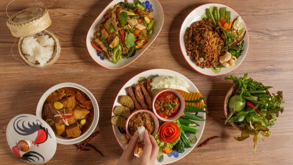 ร้านอาหารเชียงใหม่ - ข้าวเม่า-ข้าวฟ่าง ป่าในจินตนาการ (Khaomao - Khaofang Imaginery Jungle)