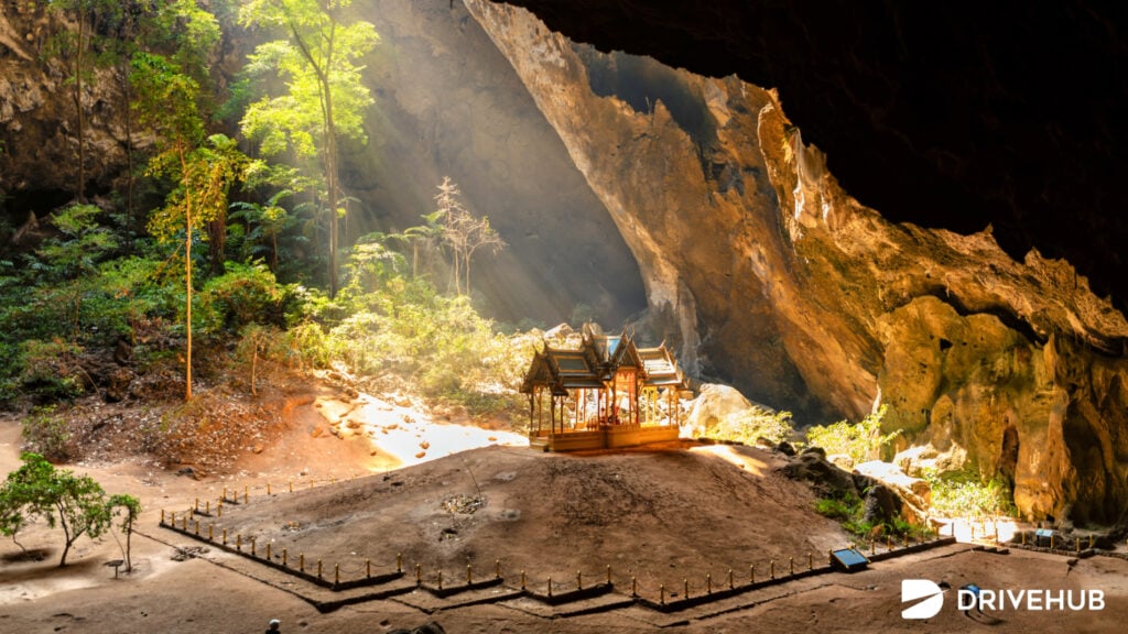 ที่เที่ยวหัวหิน - ถ้ำพระยานคร (Phraya Nakhon Cave)